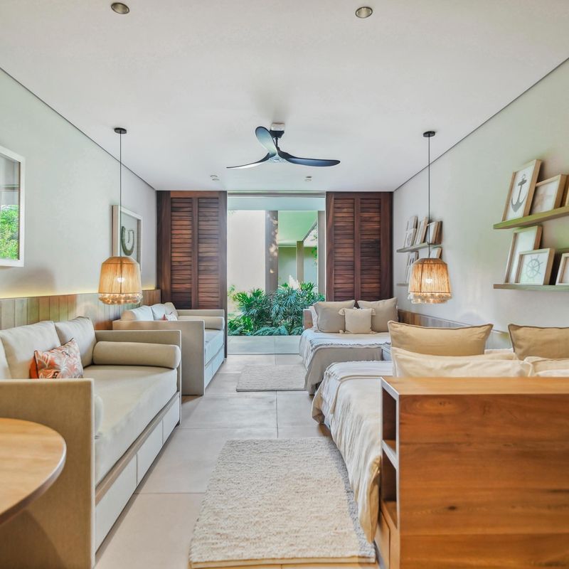 Oceanfront Villa in Paradise Coves