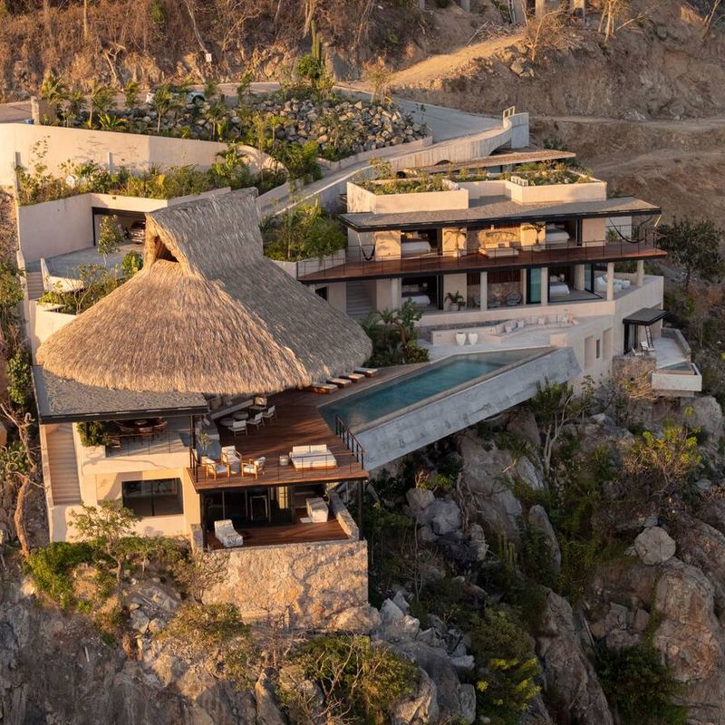 Luxury villa in Zihuatanejo