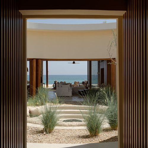 Beachfront Villa in La Ribera