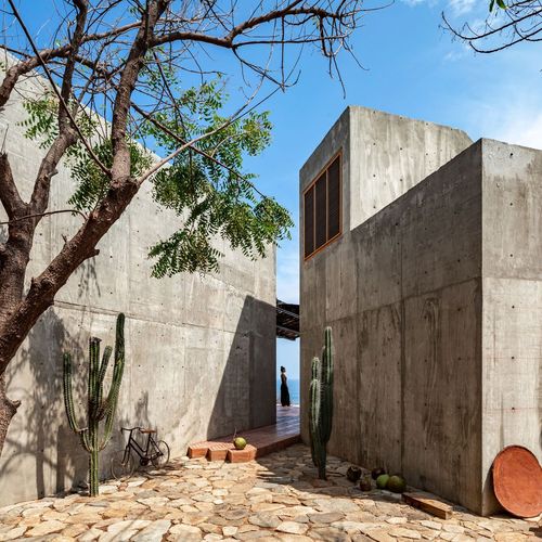 Brutalist Home in Playa Zapotengo