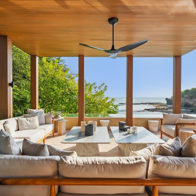 Oceanfront Villa in Paradise Coves