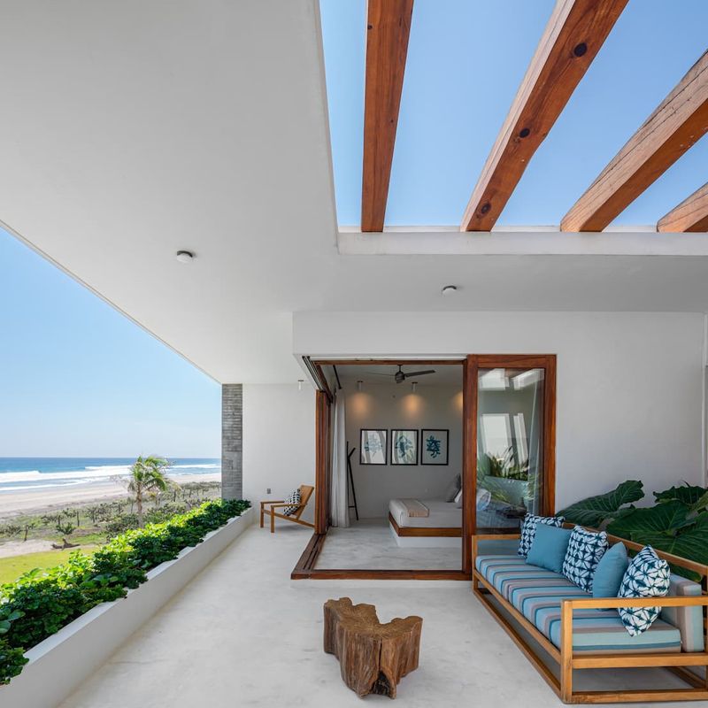 Beachfront Villa in Plataforma