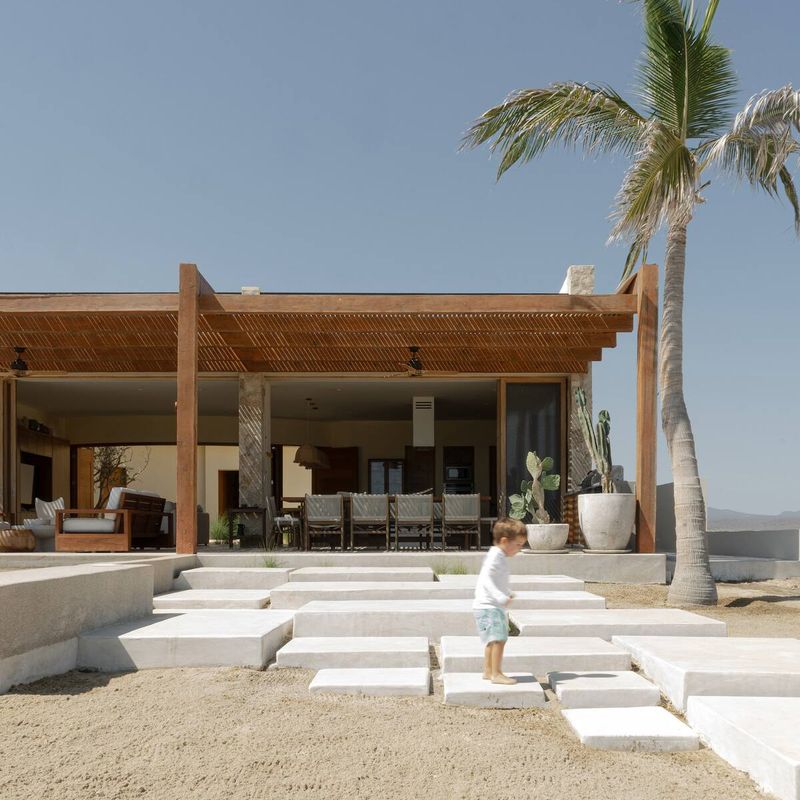 Beachfront Villa in La Ribera