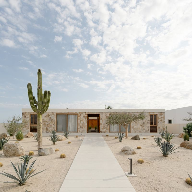 Beachfront Villa in La Ribera