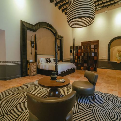 Mansion  in Centro