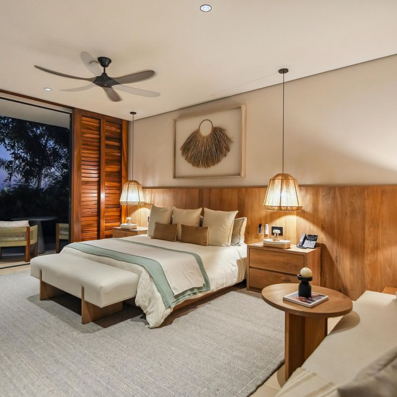 Oceanfront Villa in Paradise Coves