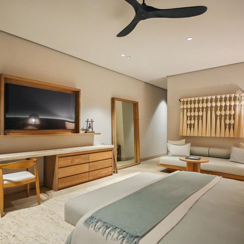 Oceanfront Villa in Paradise Coves