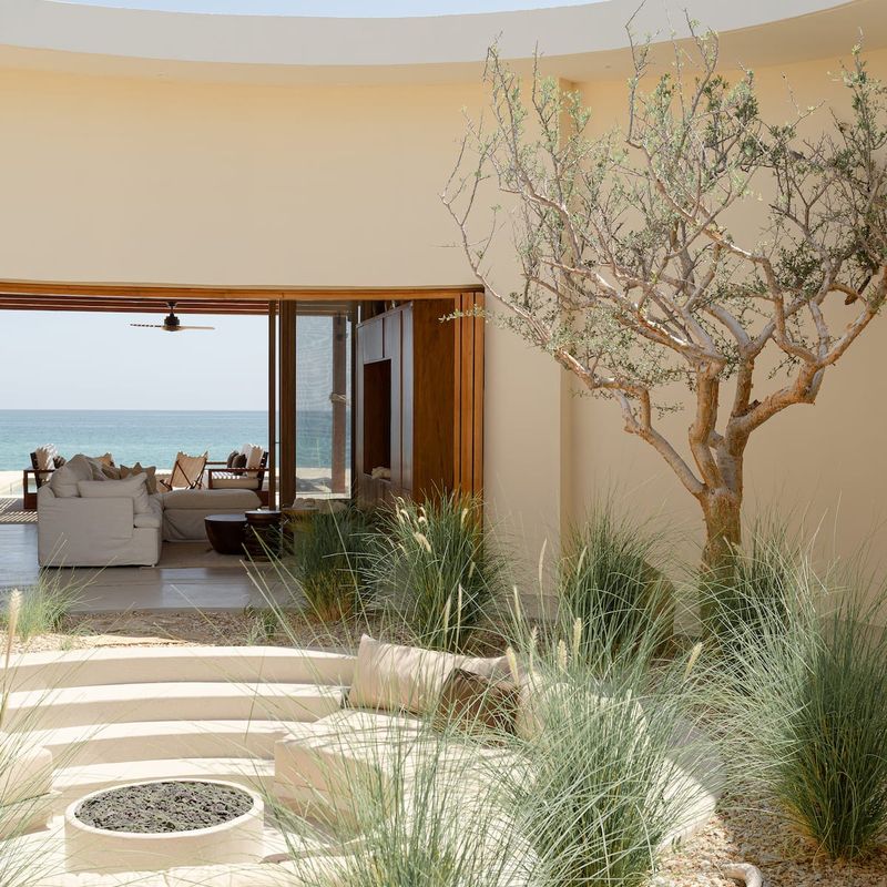 Beachfront Villa in La Ribera