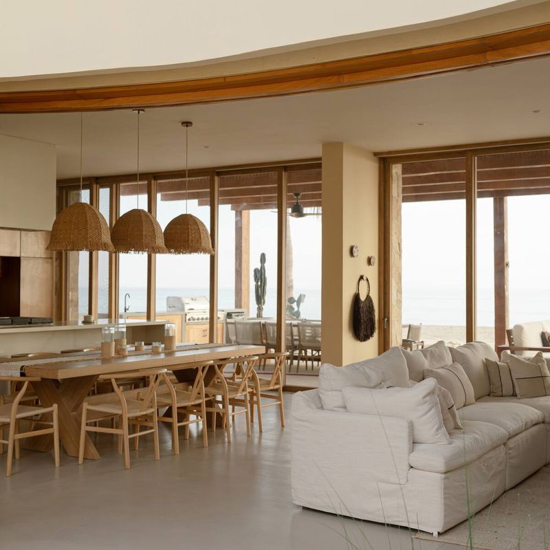 Beachfront Villa in La Ribera