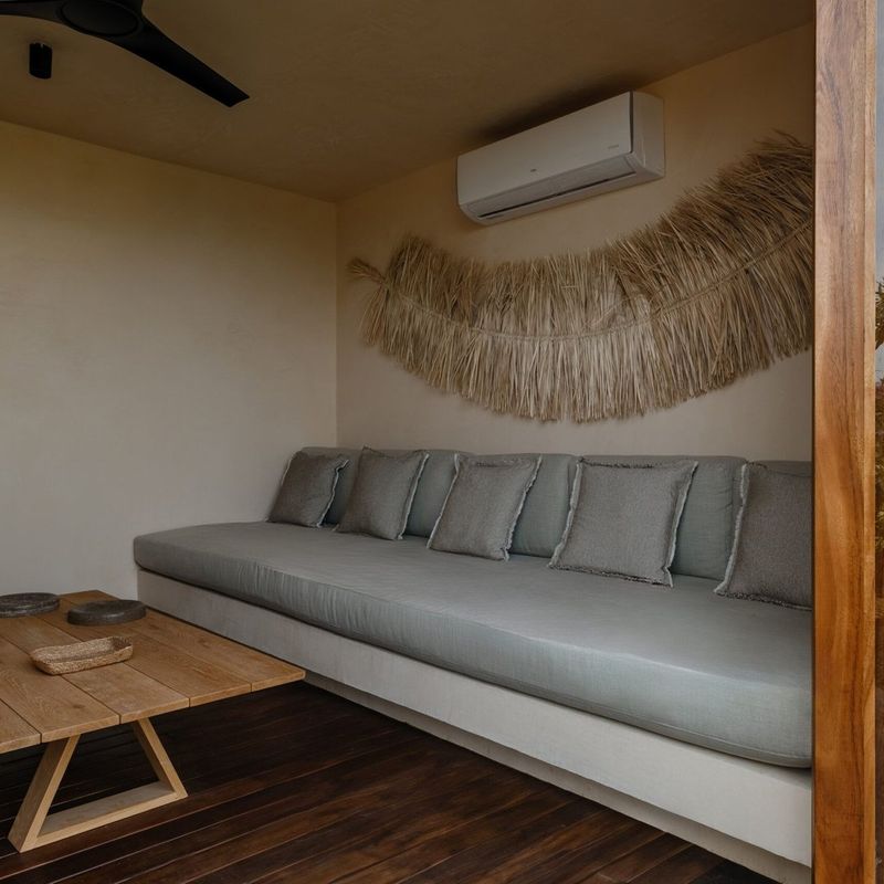 Beachfront Villa in El Rosedal