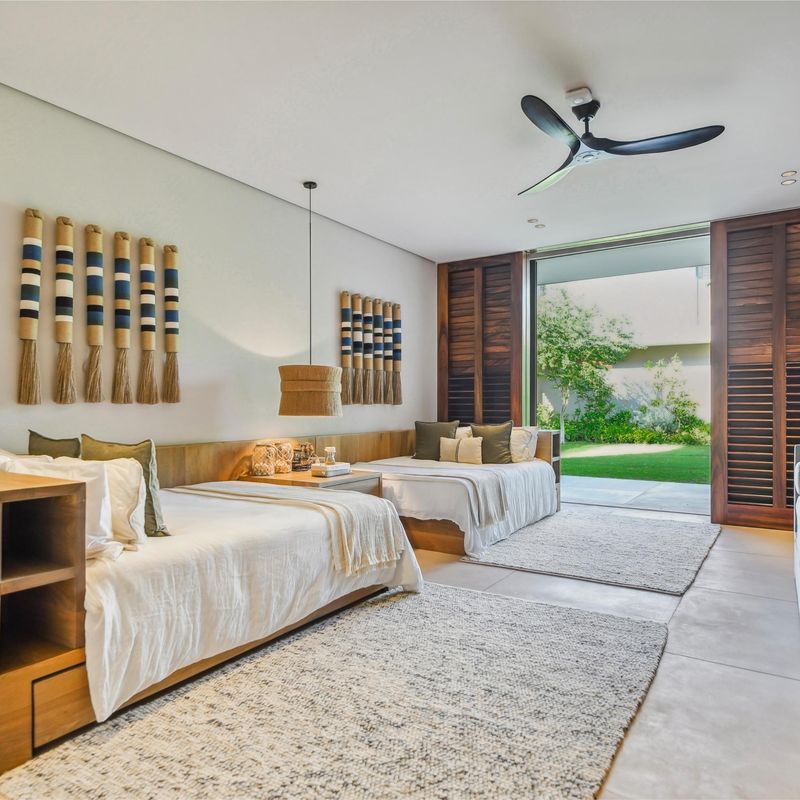 Oceanfront Villa in Paradise Coves