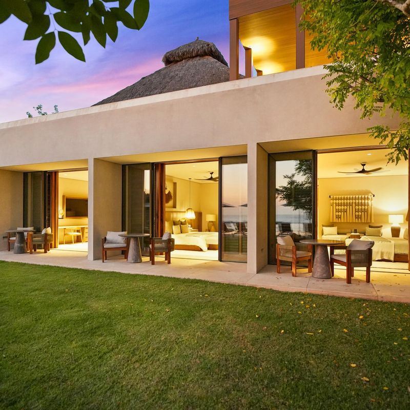 Oceanfront Villa in Paradise Coves