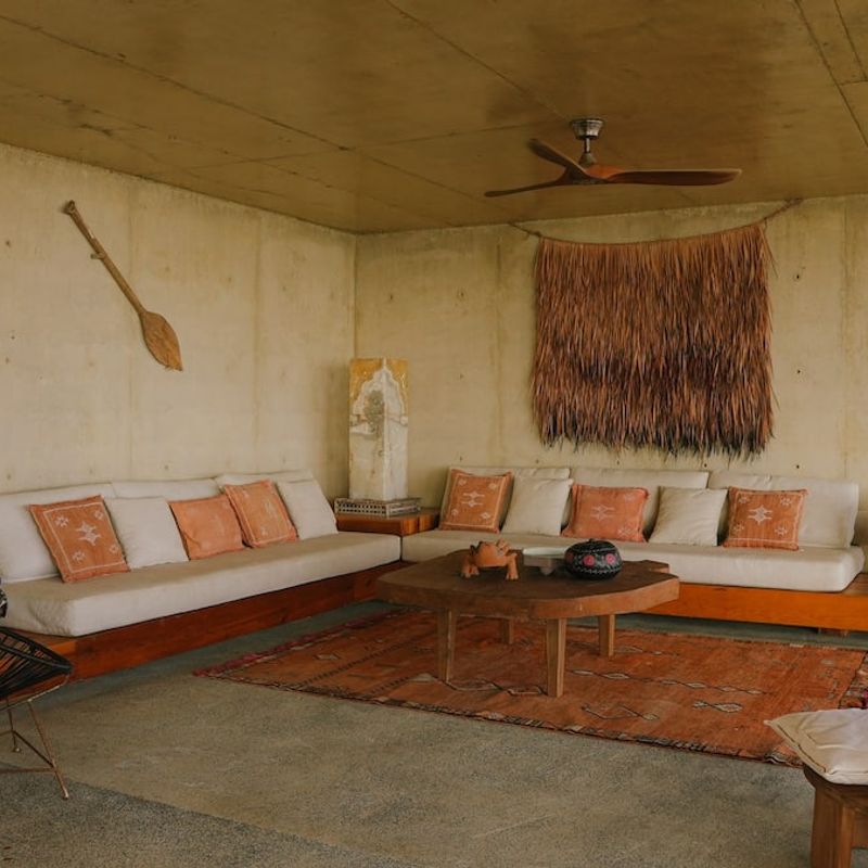 Designer home in Ventanilla