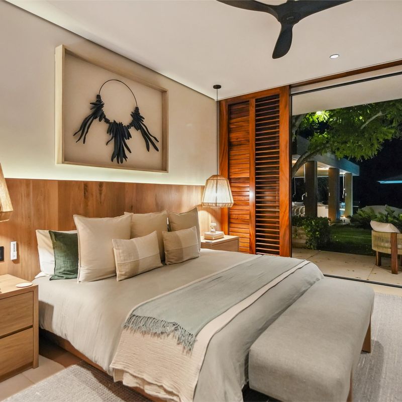 Oceanfront Villa in Paradise Coves