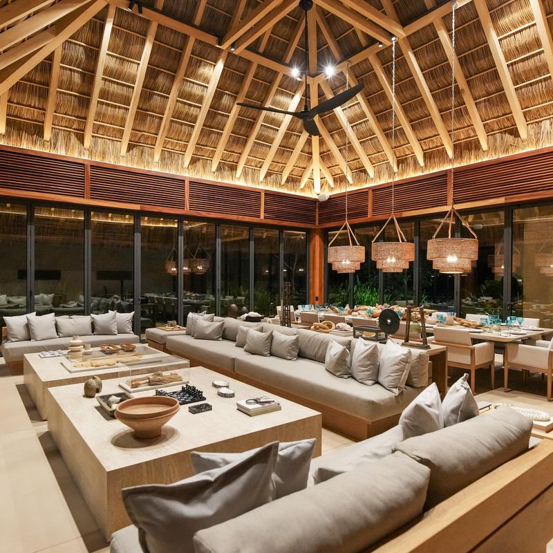 Oceanfront Villa in Paradise Coves