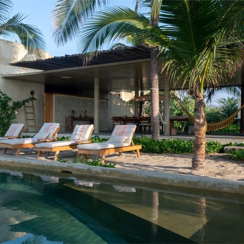 Designer home in Ventanilla