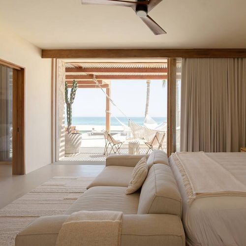 Beachfront Villa in La Ribera