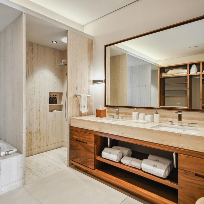 Oceanfront Villa in Paradise Coves