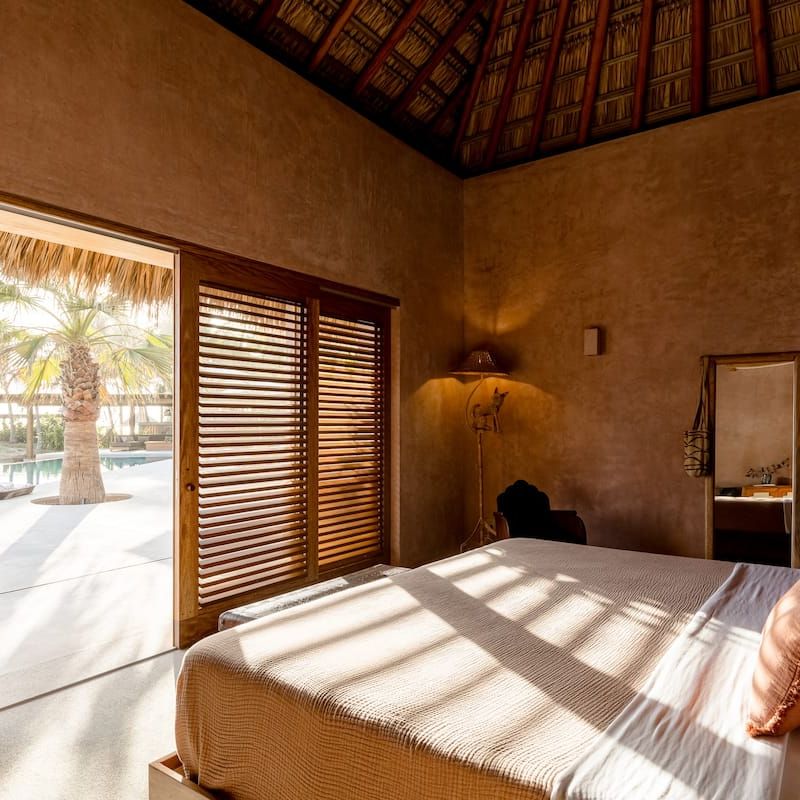 Beachfront Villa in Los Naranjos