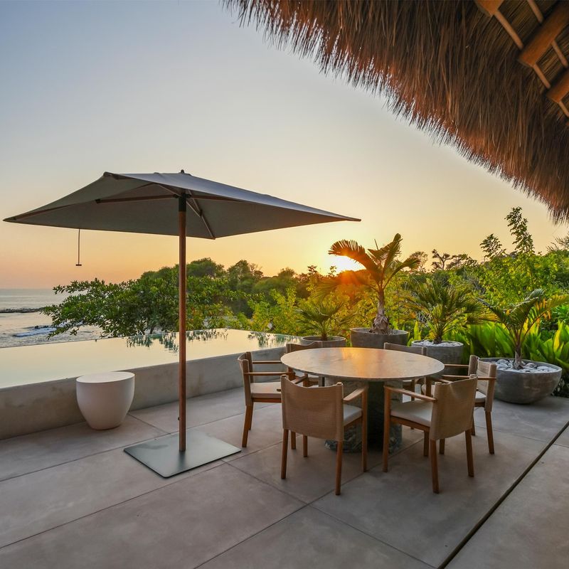 Oceanfront Villa in Paradise Coves