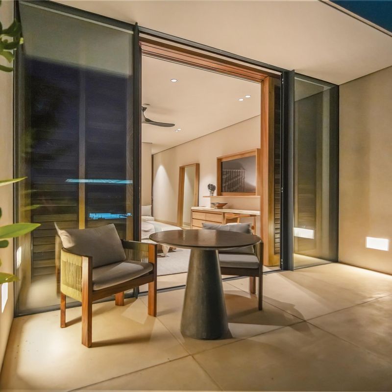 Oceanfront Villa in Paradise Coves