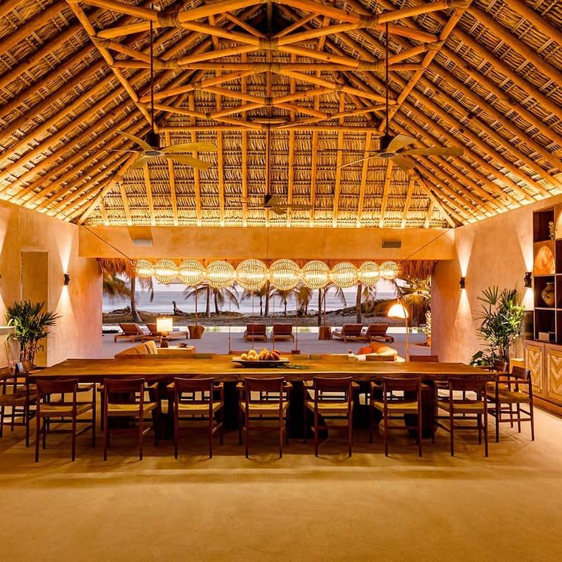 Beachfront Villa in Los Naranjos