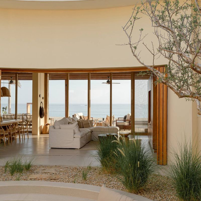 Beachfront Villa in La Ribera