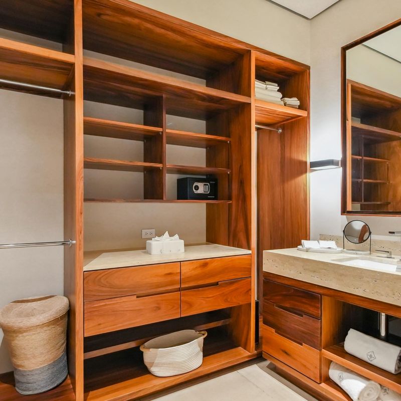 Oceanfront Villa in Paradise Coves