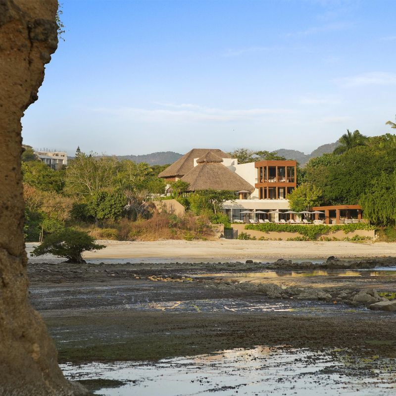 Oceanfront Villa in Paradise Coves