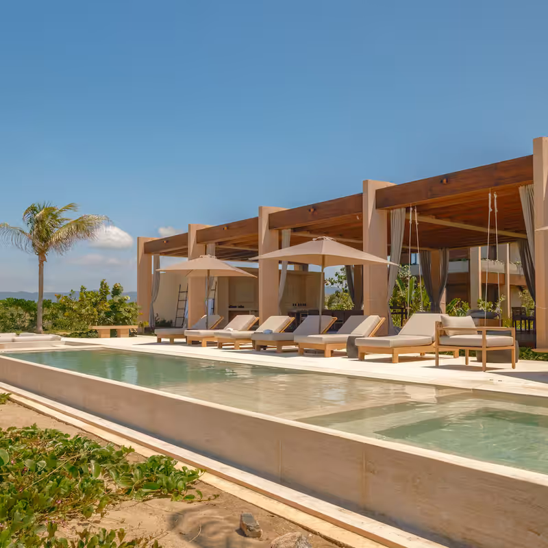 Beachfront Villa in El Rosedal