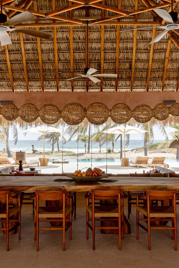 Beachfront Villa in Los Naranjos