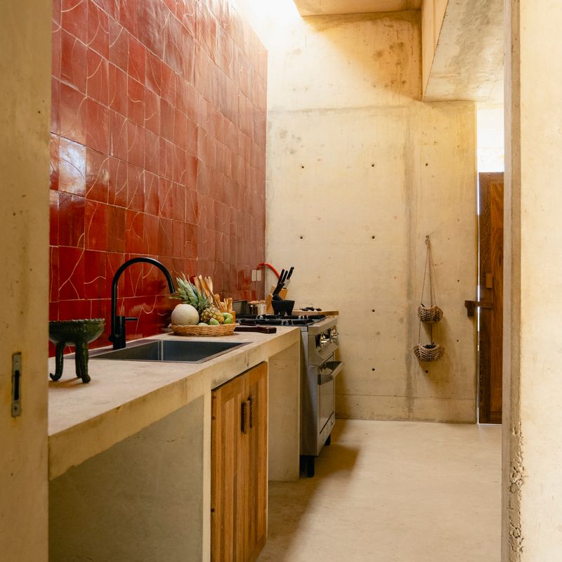 Designer Home in Ventanilla